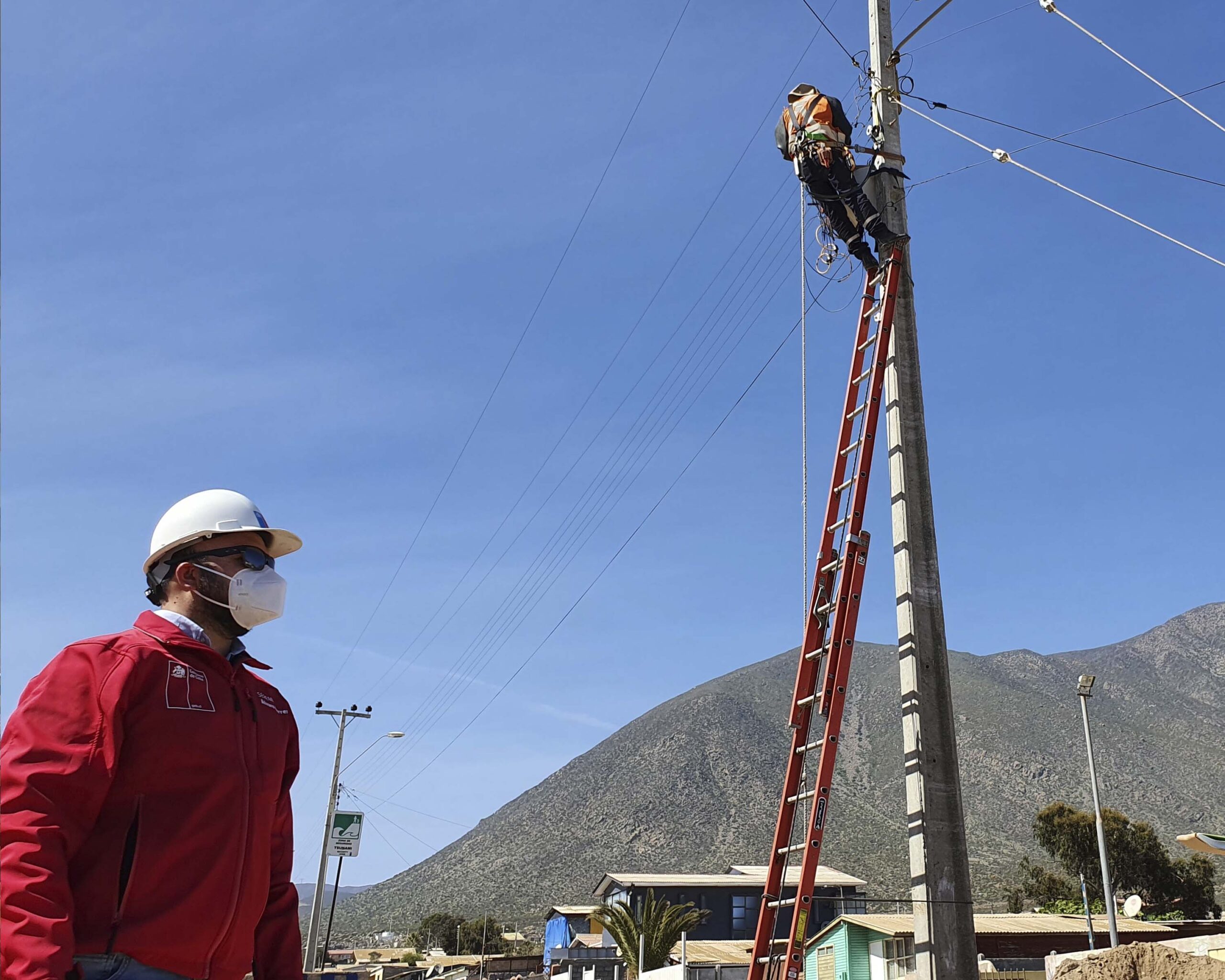 Seremi de Energía Álvaro Herrera coordina envío de brigadas para reposición del suministro en Paihuano