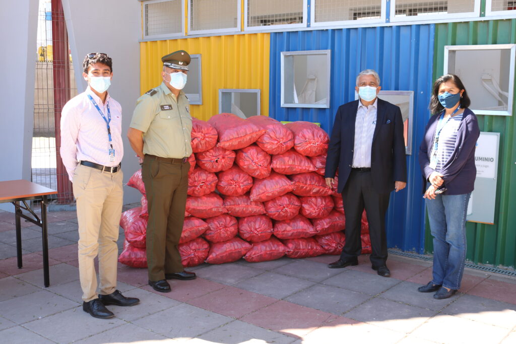 Municipio de Ovalle entregó 320 kilos de tapas de bebidas a Carabineros