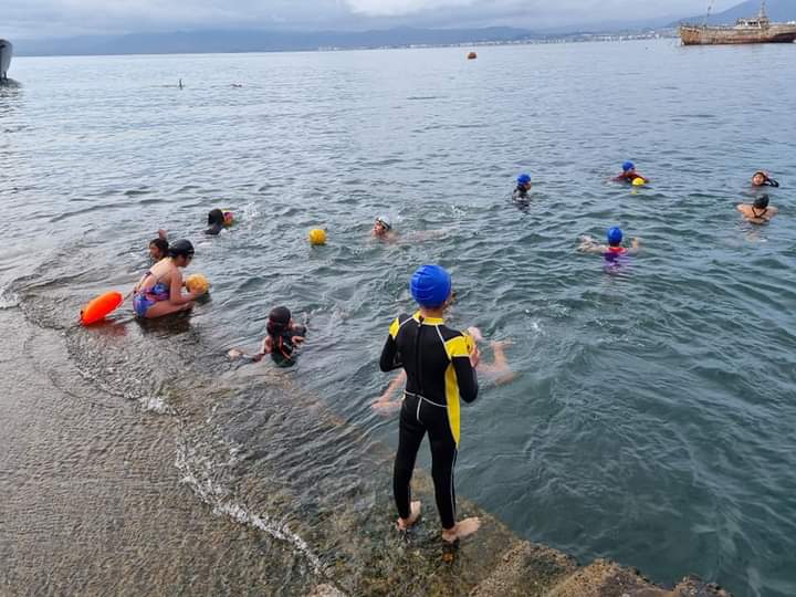 EN COQUIMBO  EL POLO ACUÁTICO  Y NADO EN AGUAS ABIERTAS SIGUE SUMANDO A NIÑOS Y JÓVENES