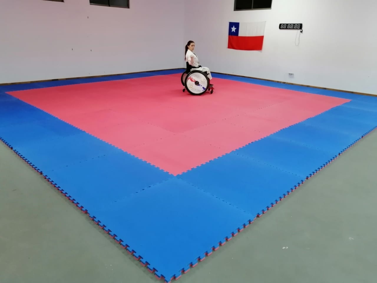 CAMPEONA PANAMERICANA DE PARA KARATE  ENTRENA PARA DESAFÍOS INTERNACIONALES