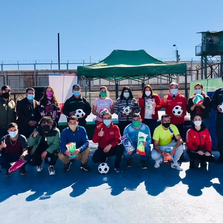 Gendarmería recibe implementación para realizar actividades deportivas en centro penitenciario de Ovalle