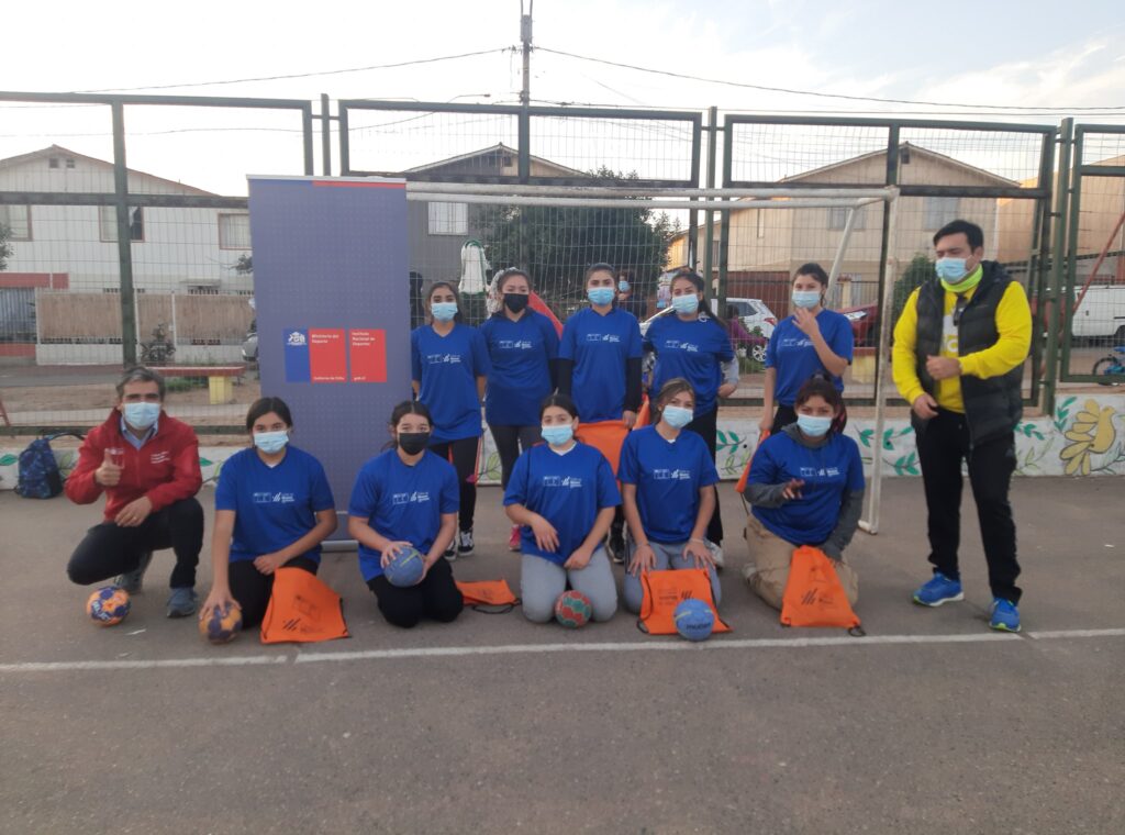 Balonmano vuelve a las prácticas gracias a taller para jóvenes