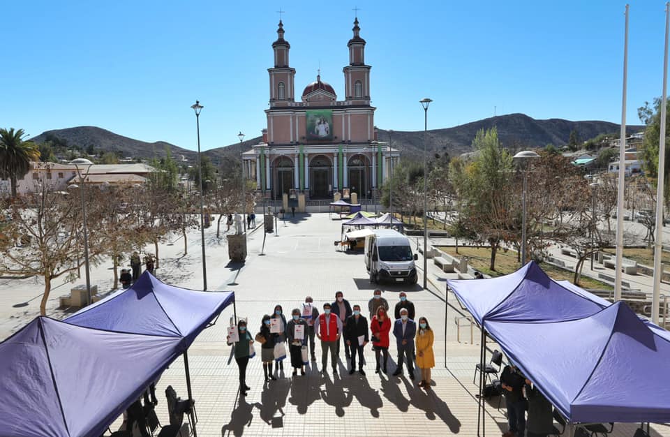 Ministro Isamit da el vamos a la Ruta de la Propiedad entregando Títulos de Dominio en Andacollo, Río Hurtado, La Serena y Coquimbo