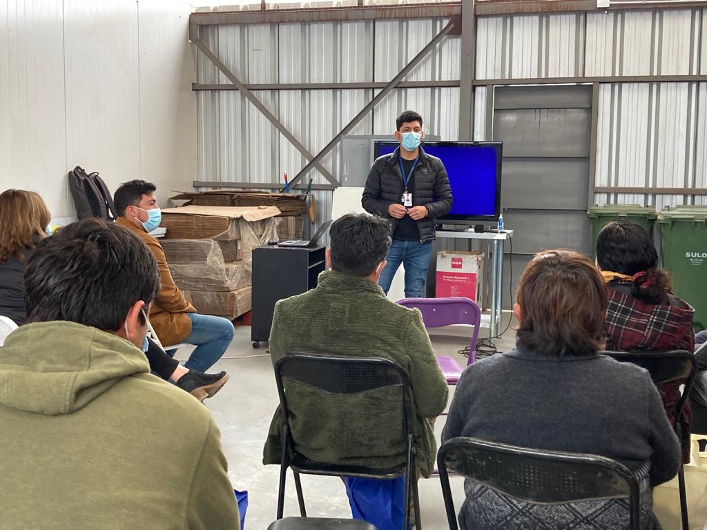 Capacitan a trabajadores agrícolas para prevenir accidentes y enfermedades laborales