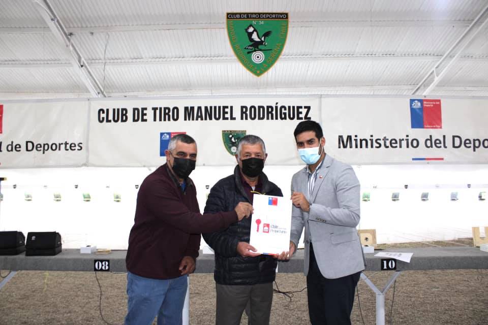 Club de Tiro Manuel Rodríguez recibe terreno para nuevo centro de entrenamiento