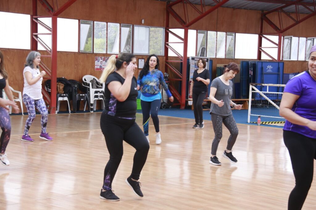 Taller Mujer y Deportes reactiva la actividad física en el Cendyr