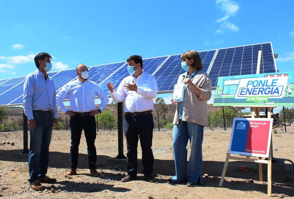 Subsecretario destaca a Pyme de Ovalle que ahorra energía con paneles fotovoltaicos