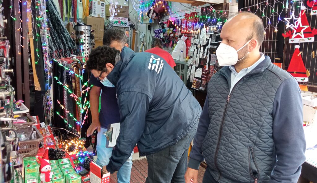 Seremi de Energía y SEC fiscalizan la venta de luces y guirnaldas navideñas