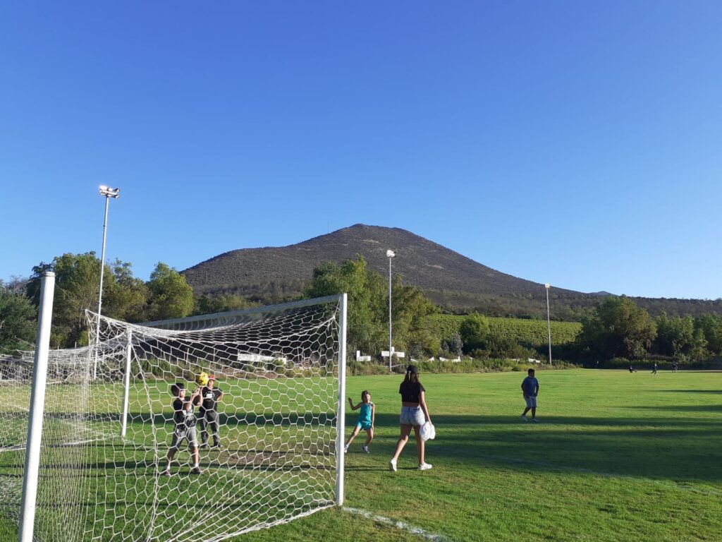 Cóndor de Huallillinga cuenta con nuevo sistema de iluminación en su complejo deportivo