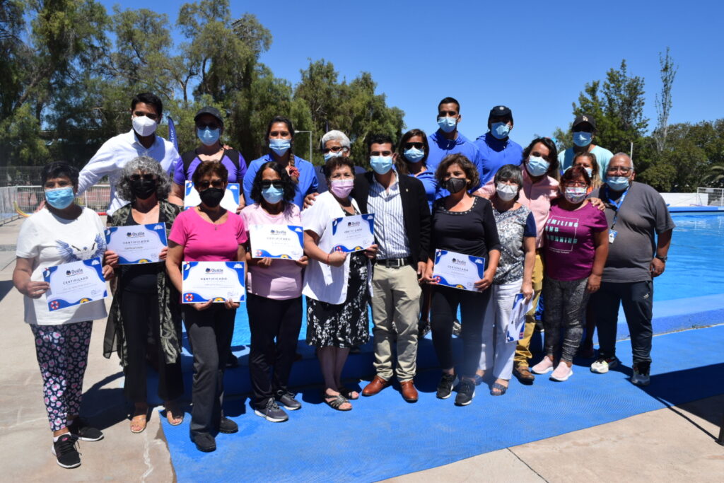 Finalizaron los cursos de natación gratuitos impartidos en la Piscina Municipal de Ovalle