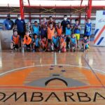 NIÑOS Y NIÑAS DE TELLER DE BASQUETBOL  EN COMBARBALA RECIBEN IMPLEMENTOS DEPORTIVOS.