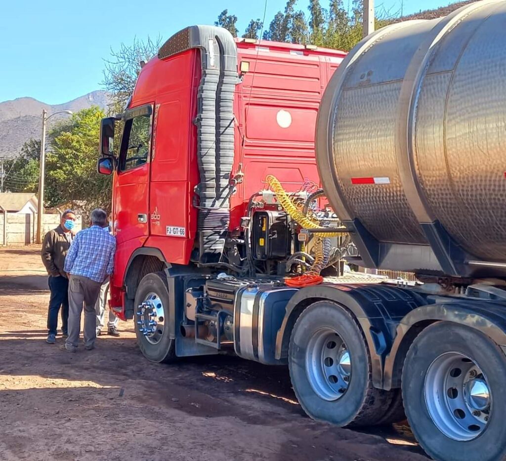 Delegación Presidencial de Choapa y SII fiscalizan extracción de agua por parte de camiones aljibe