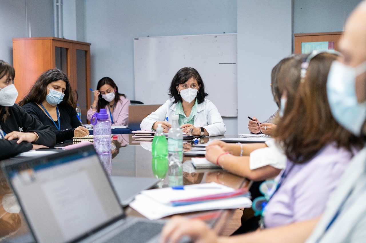 Conforman mesa técnica para reforzar lineamientos sanitarios al interior de los colegios