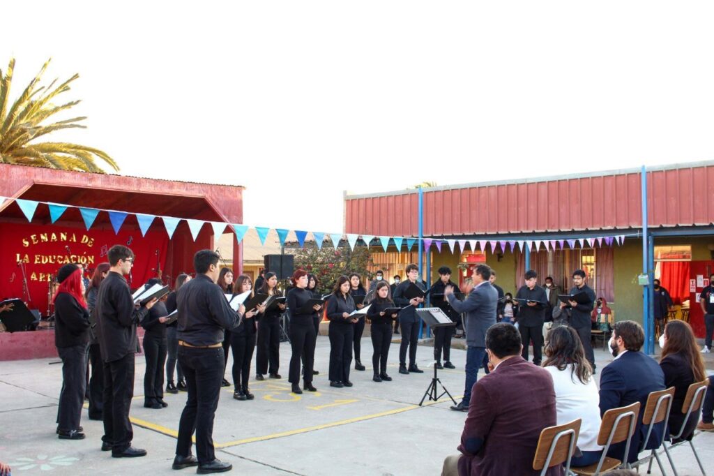 En Colegio Saturno de La Serena artistas regionales dan el cierre a la semana de la Educación Artística