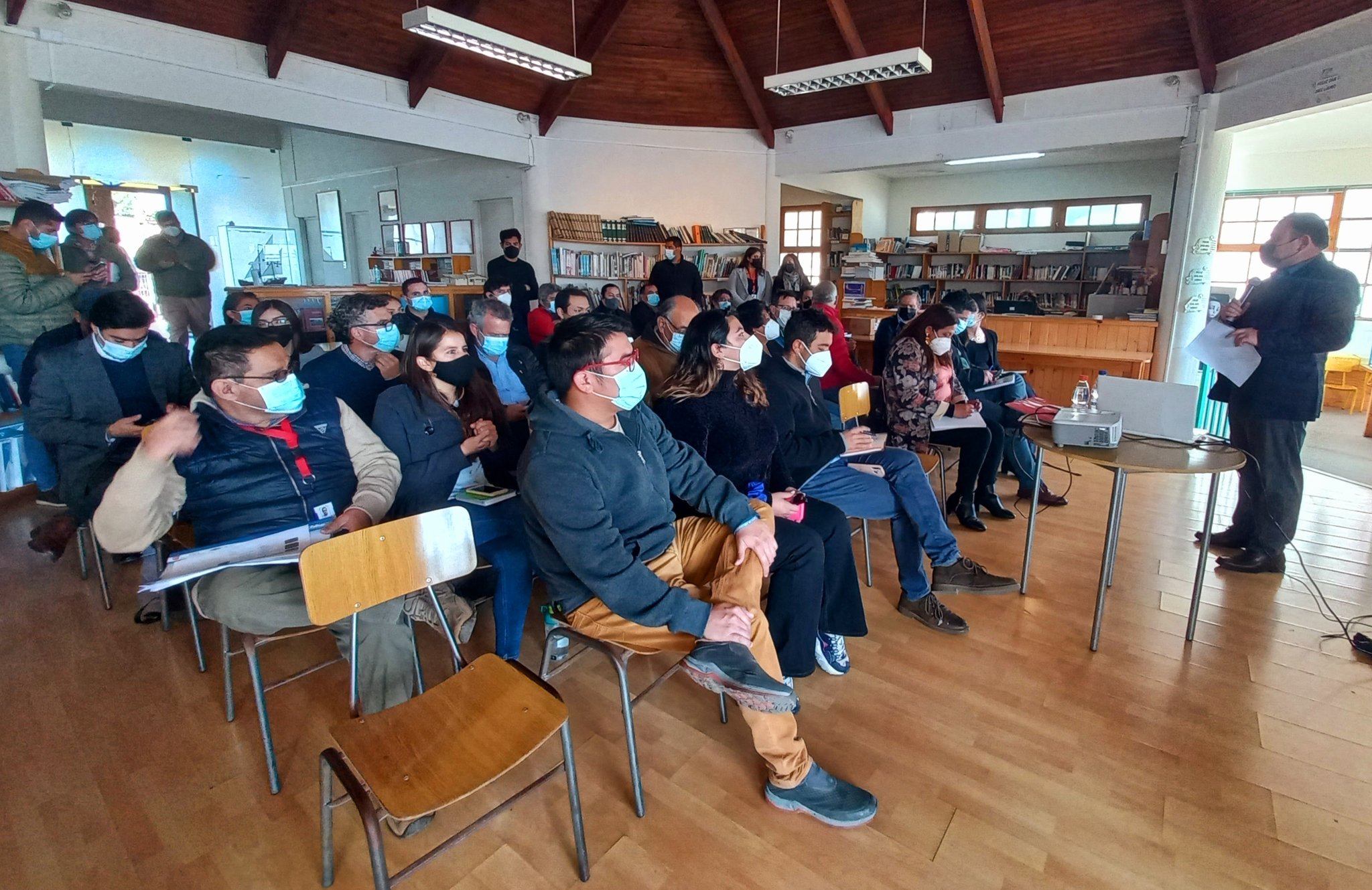 Autoridades participan de mesa hídrica de Los Vilos buscando prontas soluciones a la falta de agua