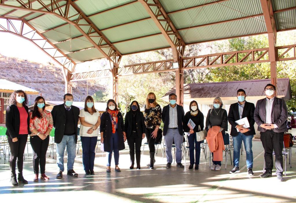 Escuela Gabriela Mistral de Paihuano se informa de política de reactivación educativa integral “Seamos Comunidad”