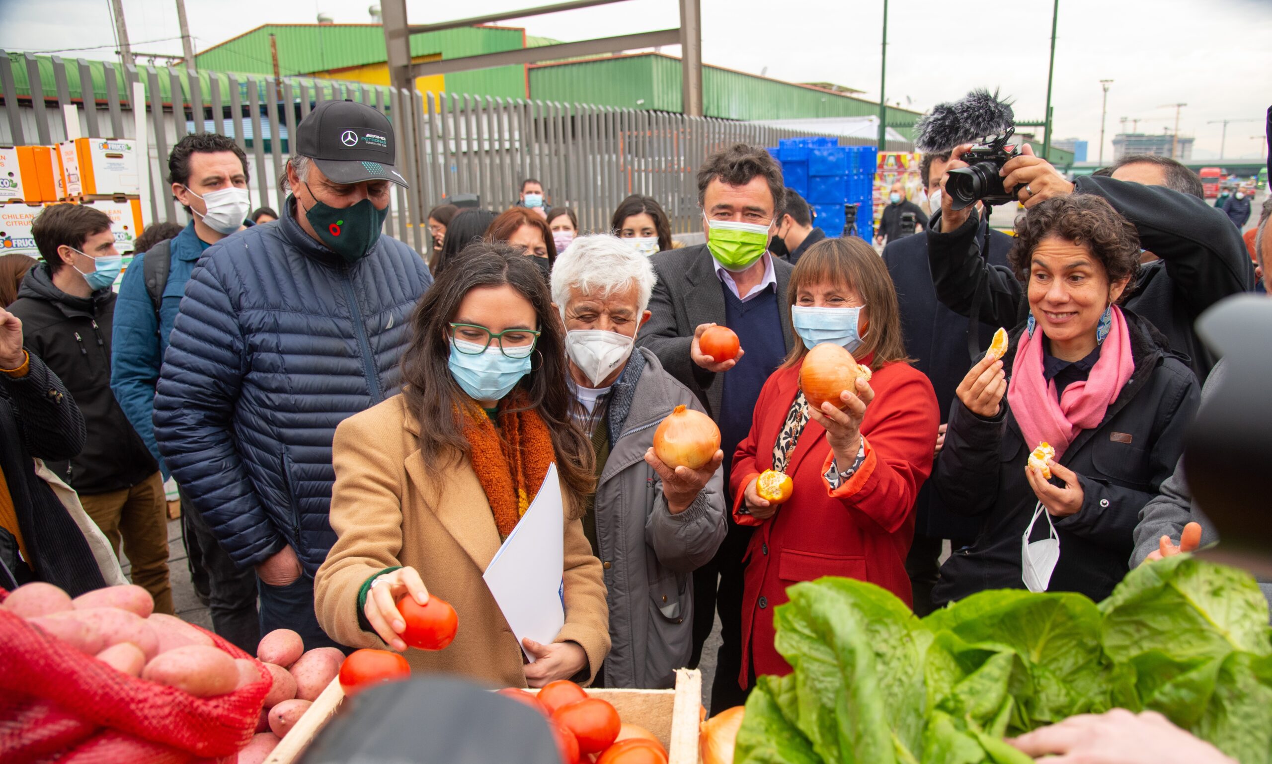 Ministerio de Desarrollo Social y Familia creará 70 microbancos de alimentos en 16 regiones del país