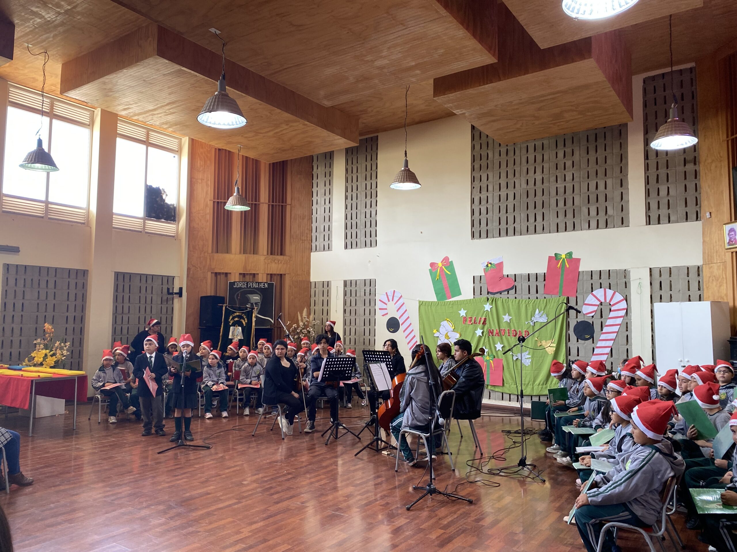 Presentación de villancicos marca cierre del año escolar en Colegio de las Artes Eliseo Videla Jorquera de Ovalle