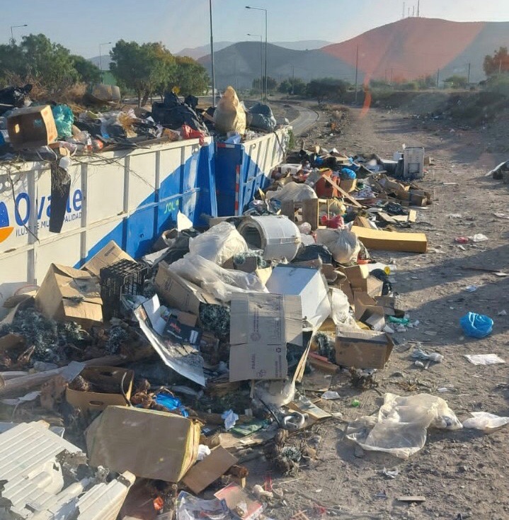 Municipio local hace llamado a utilizar correctamente los contenedores de basura histórica en Ovalle