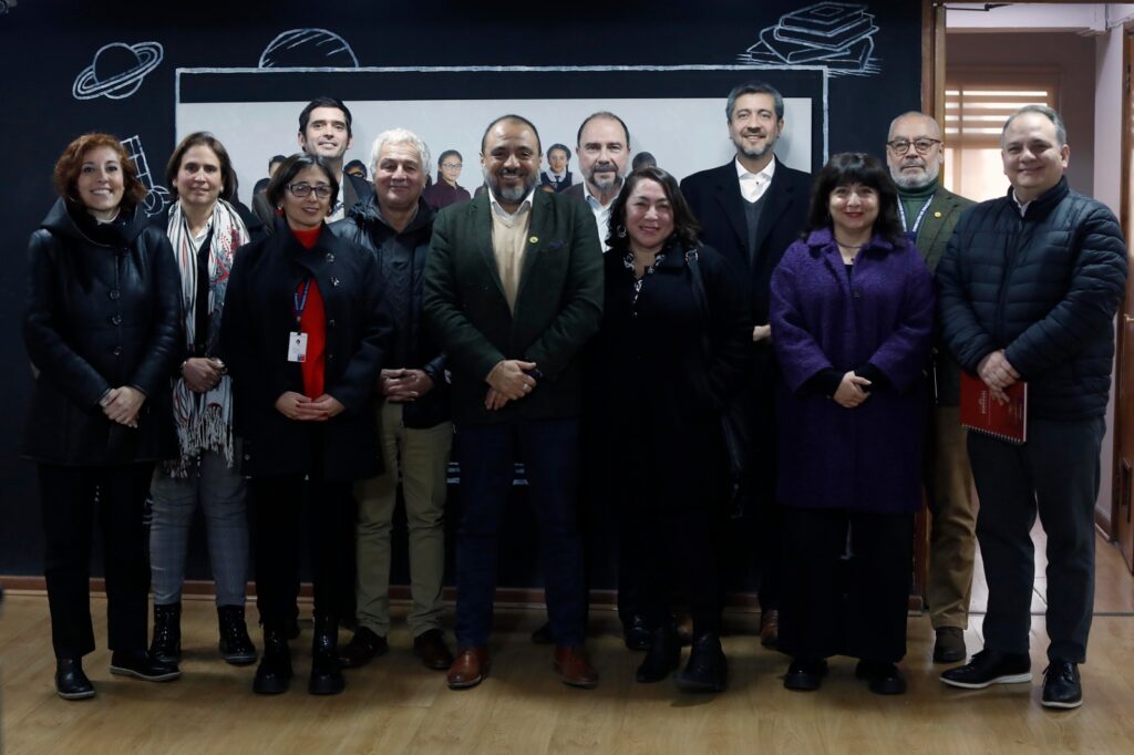 Mineduc crea mesa de trabajo con sostenedores de establecimientos para mejorar la seguridad en contextos educativos