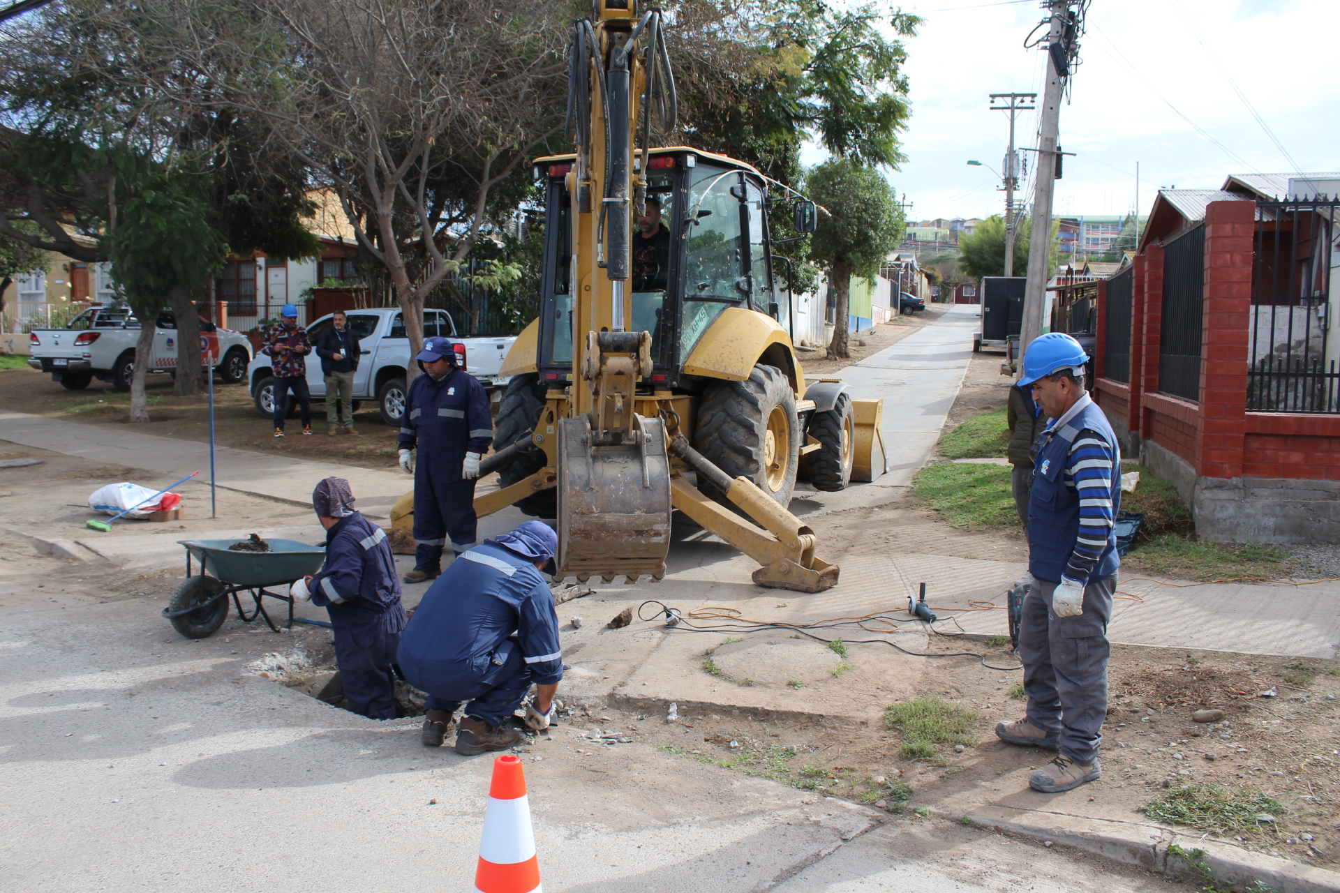 Realizan limpieza de colector de aguas<br>lluvias en Avenida Las Palmas